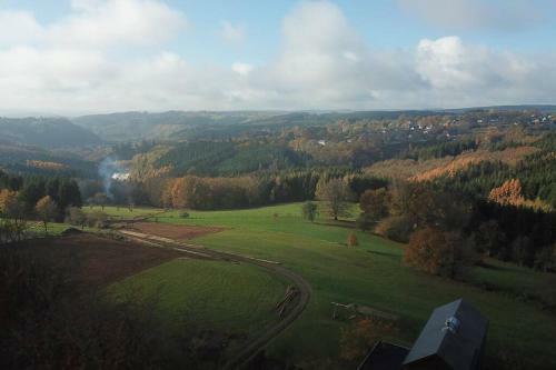Le Grand Cerf 25 Pers, Malmedy- Chalet Rustique, Jardin