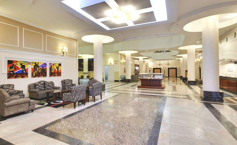 Hotel Wyndham Garden Baronne Plaza