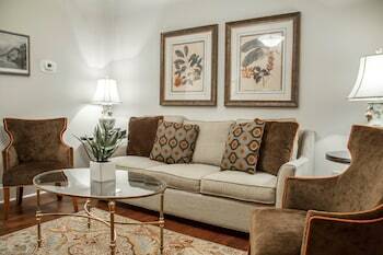 St. James Hotel, An Ascend Collection Hotel