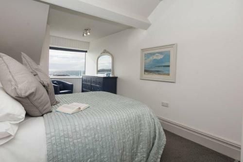 Headlands-2 Bed-sea View Apartment-trearddur Bay