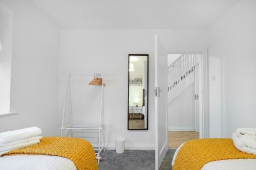 Apartamento Pinewood Studios Bright 4 Bed 2 Bath House Near Slough