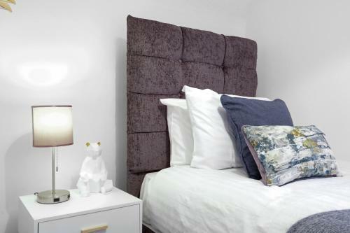 Apartamento Pinewood Studios Bright 4 Bed 2 Bath House Near Slough
