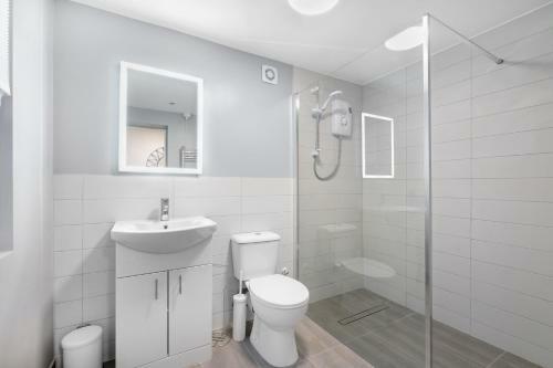 Apartamento Pinewood Studios Bright 4 Bed 2 Bath House Near Slough