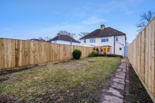 Apartamento Pinewood Studios Bright 4 Bed 2 Bath House Near Slough