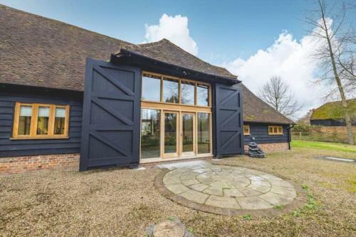 Dorney Barn - By The Accommodation Club