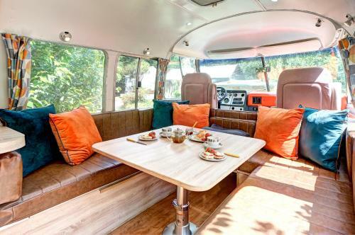 Glamping 1970 American Airstream Motorhome