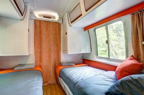 Glamping 1970 American Airstream Motorhome