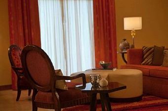 Renaissance Phoenix Glendale Hotel And Spa