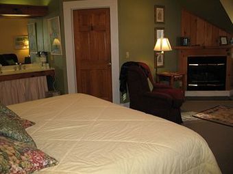 Hotel Highland Lake Inn & Resort - Flat Rock