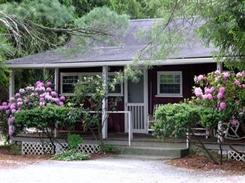 Hotel Highland Lake Inn & Resort - Flat Rock