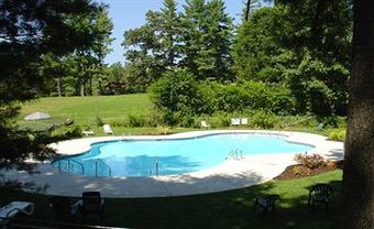 Hotel Highland Lake Inn & Resort - Flat Rock