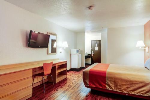 Motel 6 - Columbia