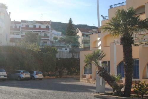 Helios Hotel