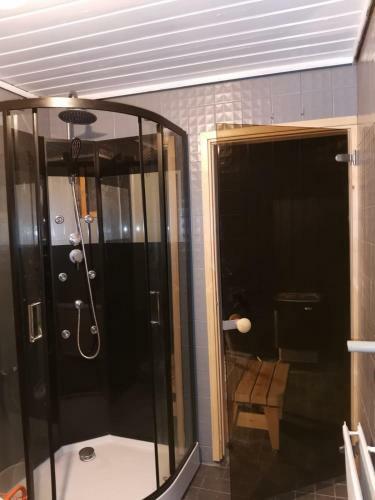 Villa Arctic Passion With Outdoor Jacuzzi!