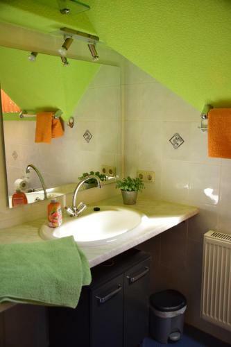 Apartamento Ferienwohnung Sch�ne Aussicht Pension Volgenandt