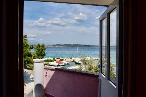 Beachfront House 5+3