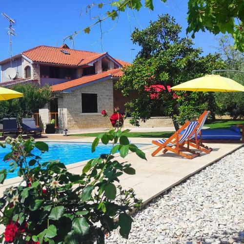 Holiday Home Villa Lavarino Royal