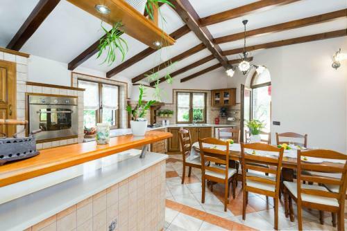 Holiday Home Villa Lavarino Royal