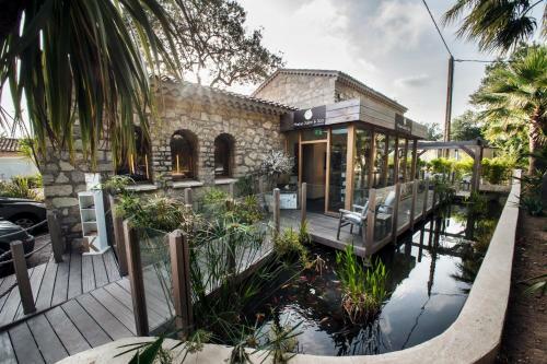 Holiday Marina Resort