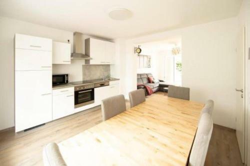 Br�hl Mitte, Neu Renoviertes Haus