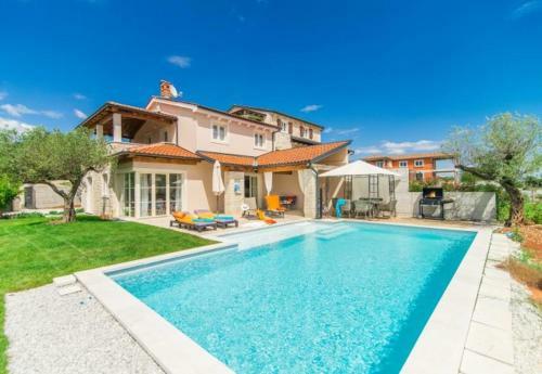 Villa Nar