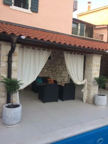 Villa Lory