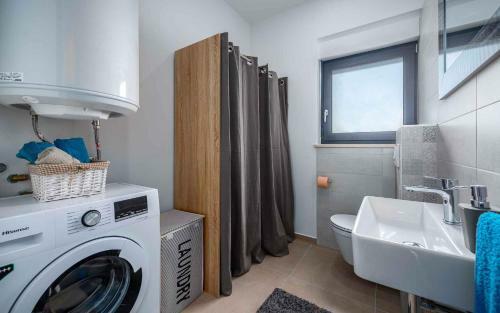 Holiday Home In Mali Vare?ki/istrien 37975