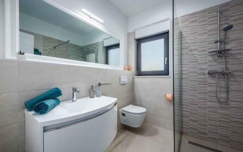 Holiday Home In Mali Vare?ki/istrien 37975