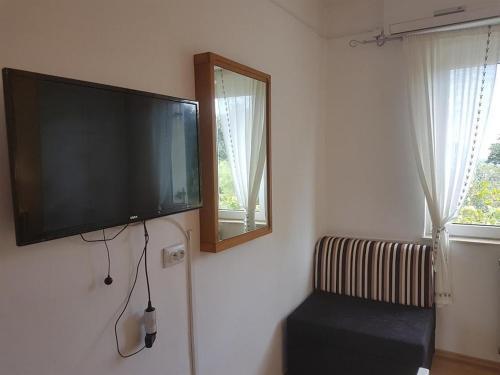 Apartments With A Parking Space Liznjan, Medulin - 17974