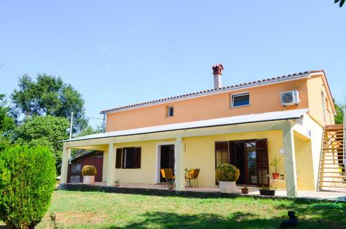 Golden Valley Apartment & Ranch