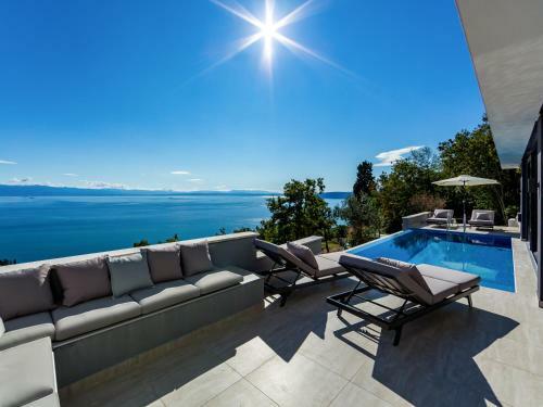 Sky Pool Villa Medveja