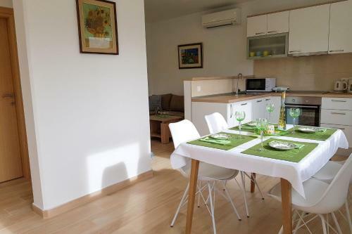 Apartments Mobine