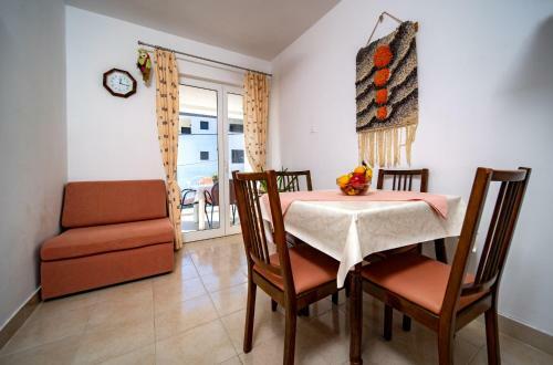 Apartments Lazari?