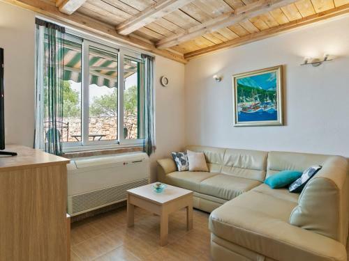 Chic Holiday Home In Marina With Private Swimming Pool