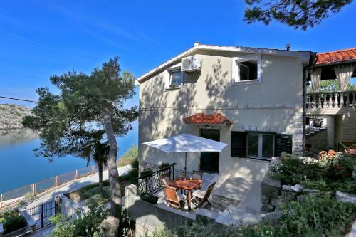 Apartments Ivo