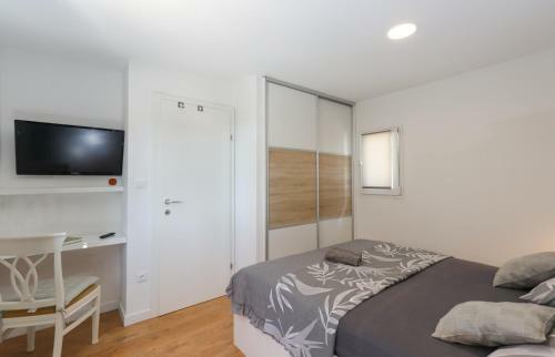 Secluded Seaside Holiday Home