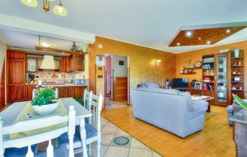 Hostal Holiday Home M&e