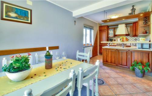 Hostal Holiday Home M&e