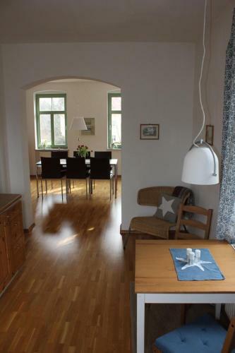 Apartamento Traumhafte Etagenwohnung In G�nderzeitvilla