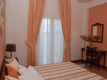 Hotel Golden View (.)