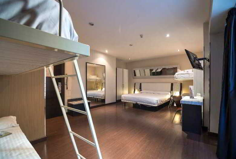 Hotel Petit Palace Triball