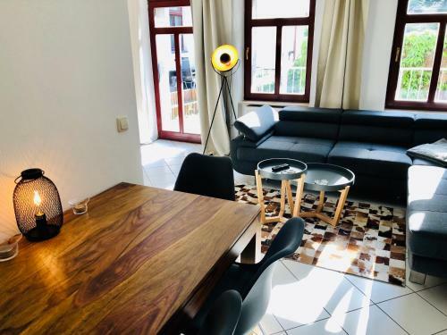 Helles 2 Raum Apartment Mit Eigener Terrasse Dresden Altstadt