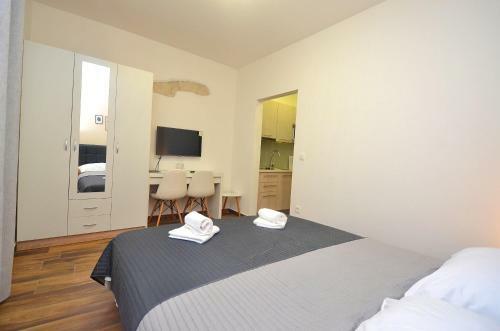 Stella Apartments