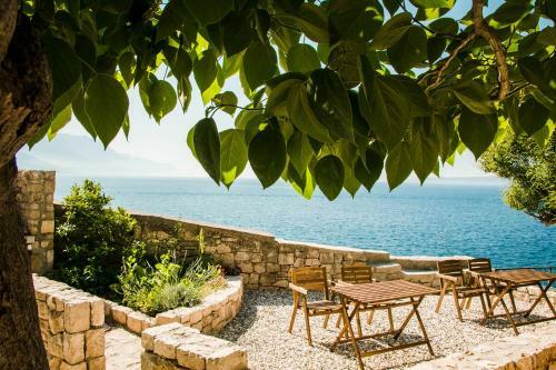 Stone Lady Holiday House