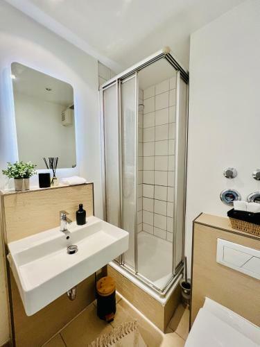 Sunset Apartment: Free Parking + Balcony + Netflix