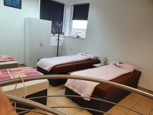 Apartments Rhona I Und II Neunkirchen City