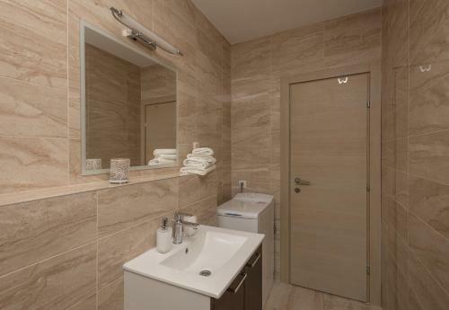 Hostal Apartments Villa Hadria