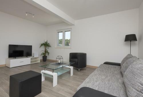 Hostal Apartments Villa Hadria
