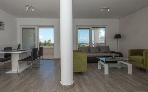 Hostal Apartments Villa Hadria