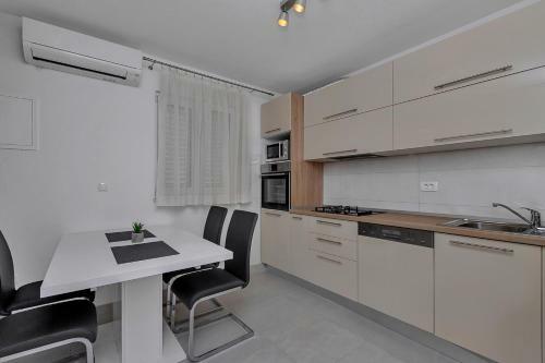 Apartmani R&b Radalj